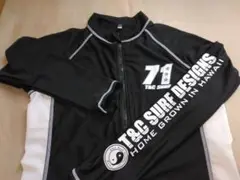 160センチ　T&C SURF DESIGNS ラッシュガード ブラック
