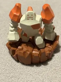 立体ポケモン図鑑　レジアイス　フィギュア　 1/40 希少　未開封 立体ポケモン図鑑 レジアイス フィギュア 1/40 希少 未開封