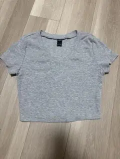 グレー Vネック クロップドTシャツ