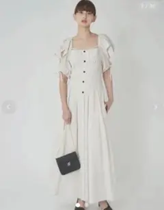 スリーブデザインスクエアネックワンピース