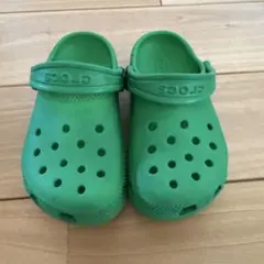 Crocs グリーンサンダル キッズ用