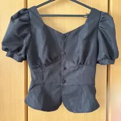 黒 パフスリーブ トップス