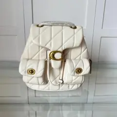 ホワイトキルティングバックパック