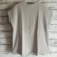 A.G. ライトグレー フレンチカットTシャツ