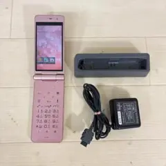 ドコモ P-01E 携帯電話 ガラケー ピンクゴールド 充電器付き