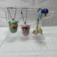 クレヨンしんちゃん マスコット　　　ガチャ　おくるみ　つながるんです 赤ちゃん