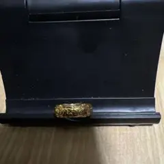 装飾的なゴールドリング