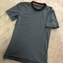 美品 adidas 半袖トコンプレッションシャツ メンズXS 伸縮 ダークグレー