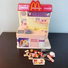 マクドナルド店員ごっこ遊び
