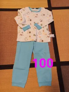 ユニクロ　長袖パジャマ　100サイズ
