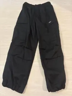 黒いカーゴパンツ Mサイズ