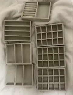 ダイソー　アクセサリーケース　グレー