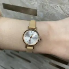 a新品☆安心のメルカリ便☆腕時計☆クォーツ☆レディース☆ゴールド × ブラウン☆