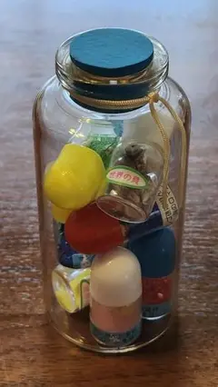 星の砂や貝殻など詰め合わせビン