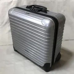 リモワ サルサ ビジネストローリー23L 2輪