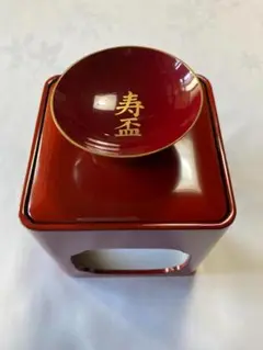 朱漆塗り　三々九度　三つ盃　　レトロ　木箱　縁起物　元箱付き 朱塗り蒔絵三ツ盃 アンティーク祝い飾り生け花用途多彩