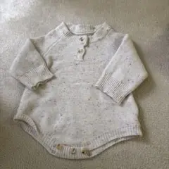 ベビー用クリーム色ニットロンパース　セーター