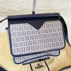 【人気モデル】フェンディ ショルダーバッグ ズッキーノ レザー ベージュ