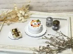 ミニチュアスイーツ♡白桃デコレーションシフォンケーキ♡樹脂粘土♡ミニチュア♡