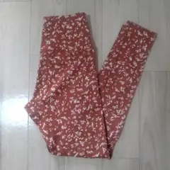 emmi yoga アニマルアートレギンスオレンジ　サイズ1