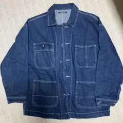 濃いデニムブルーのジャケット
