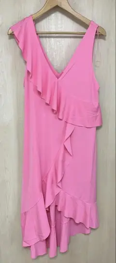 ZARA フリル付きピンクワンピース