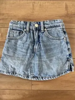 Item thumbnail for item 71928296-c8af-4ae1-98fa-0a713ae2b147