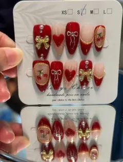 赤のネイルチップ 10個入り