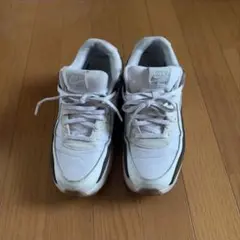 NIKE AIR MAX 90 LV8