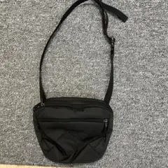 ARC'TERYX MANTIS 2 ブラックナイロンショルダーバッグ