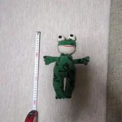 ハンドメイド　カエルのぬいぐるみ