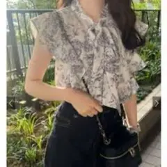 新品　未使用　 GLR グレイル 花柄フリルノースリーブシャツ