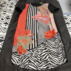 美品 VERSACE JEANS 花柄ゼブラドレス 半袖