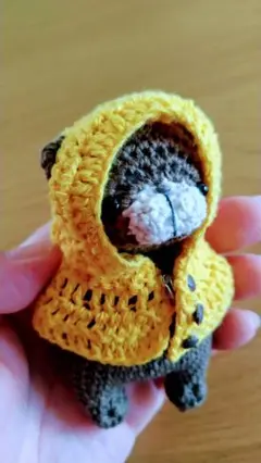 クマのあみぐるみ 黄色のコート