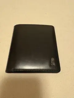 黒のレザー二つ折り財布　薄型タイプ　本革