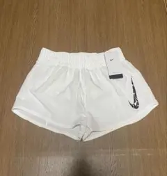 新品　ナイキ スウッシュ ランニングショートパンツ インナー付き Ｌ　ホワイト