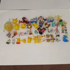 ポケモンフィギアと消しゴムセット