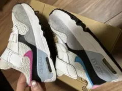 Item thumbnail for item 12eedb3f-3c74-4884-977e-9b2aa3fb8859