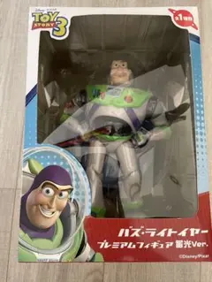 バズ・ライトイヤー プレミアムフィギュア 蓄光Ver.