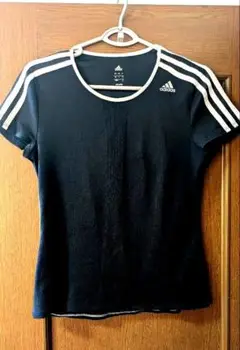 adidas フィットネス用 ブラック Tシャツ
