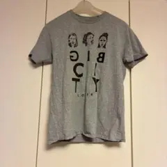 グレー グラフィックプリント Tシャツ