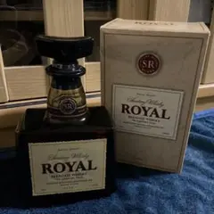 サントリー ブレンデッドウイスキー ローヤル 700ml