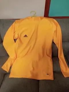 adidas アディダス　アンダーシャツ　黄色