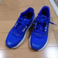Adidasアディダス☆スニーカー23.5センチ☆ブルー
