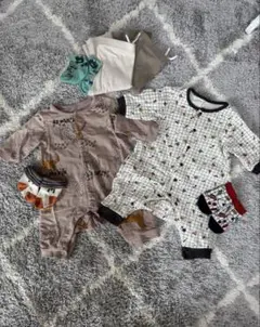 サイズ60 BREEZEブリーズ　ロンパース2枚　靴下3足　ベビーパンツ2枚