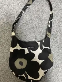 marimekko マリメッコ ショルダーバッグ クローバー ウニッコ柄 黒×白