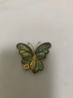 ニューヨーク　青緑色の蝶のブローチ