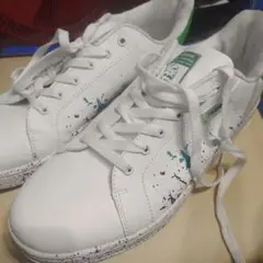 スニーカー