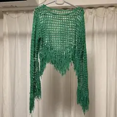 フリンジ付きグリーンクロップドニット