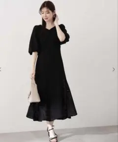 黒　ワンピース　プロポーション